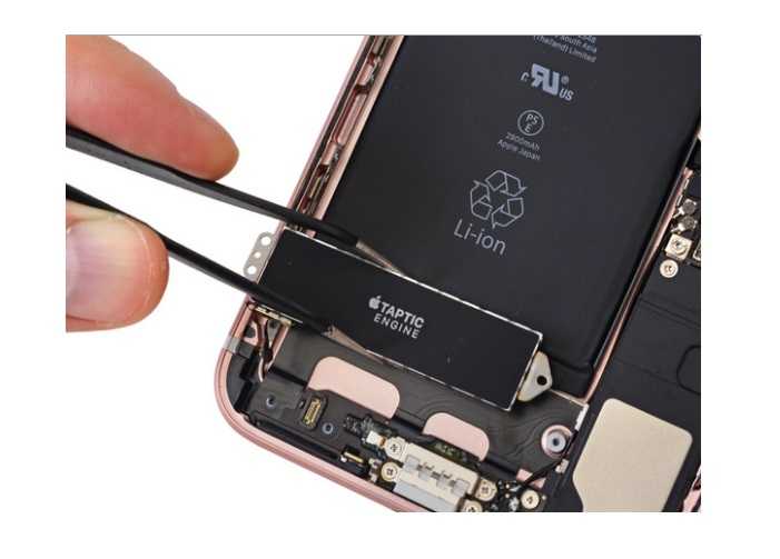 Специалисты компании iFixit, специализирующейся на ремонте устройств Apple разобрали iPhone 7 Plus Что внутри у лучшего смартфона 2016 года